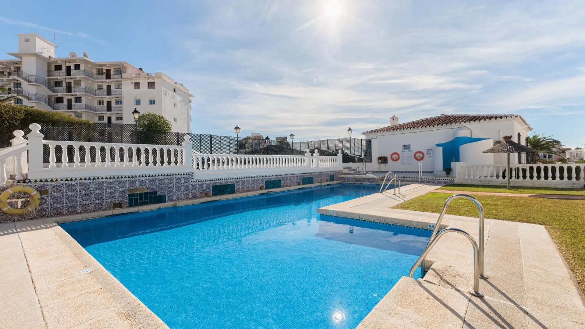 1 Bedroom In Verano Azul, Free Wi-Fi Nerja Spain