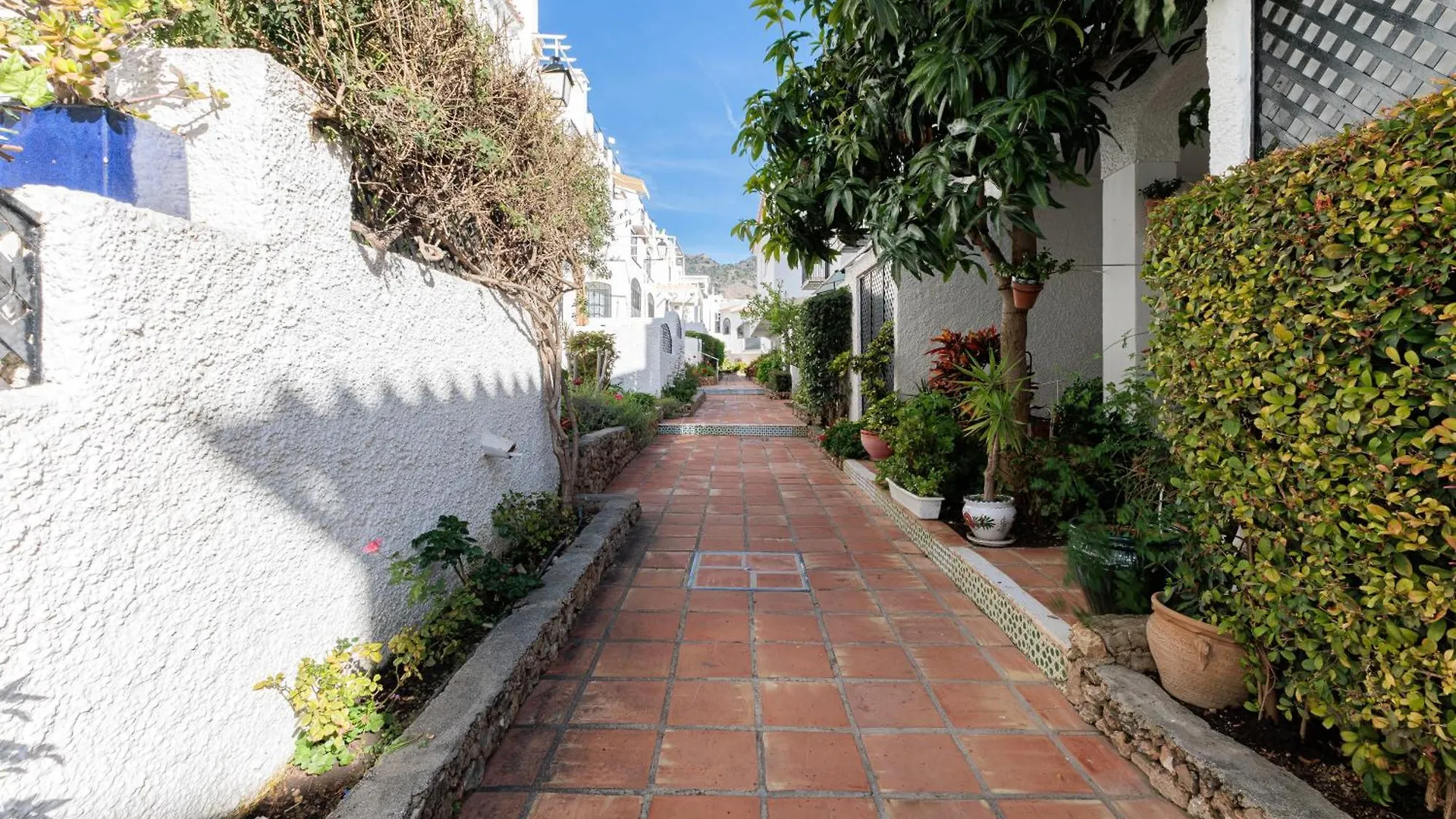 Apartment 1 Bedroom In Verano Azul, Free Wi-Fi Nerja